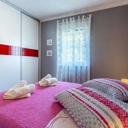 Apartman Laura Cres Bagian luar foto