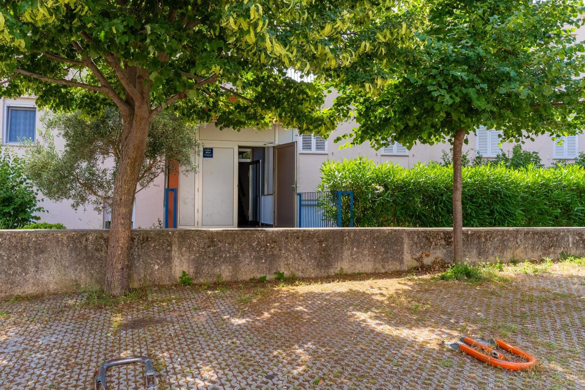 Apartman Laura Cres Bagian luar foto